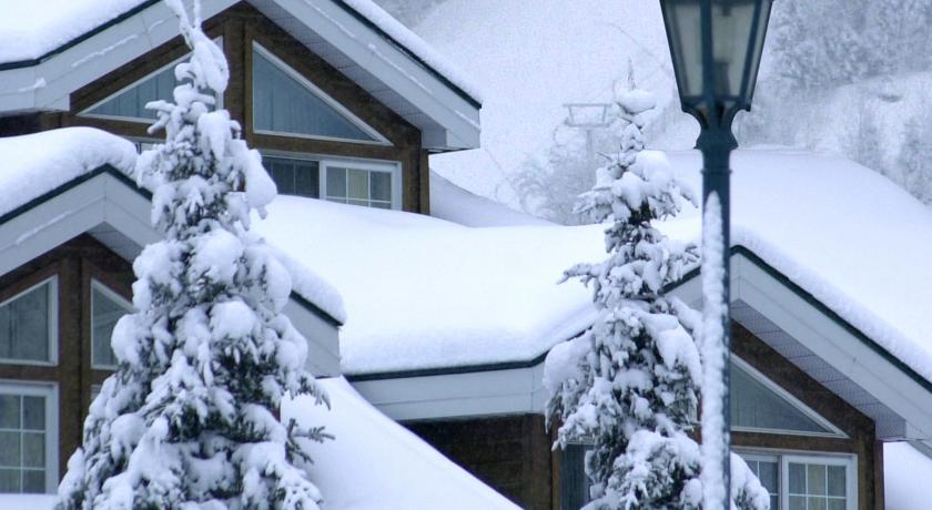 فندق Manoir Saint-Sauveur-des-Monts المظهر الخارجي الصورة